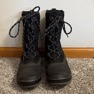 Women's Clarks Muckers Lace Women’s Waterproof Winter Boot